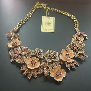 Flower necklace
